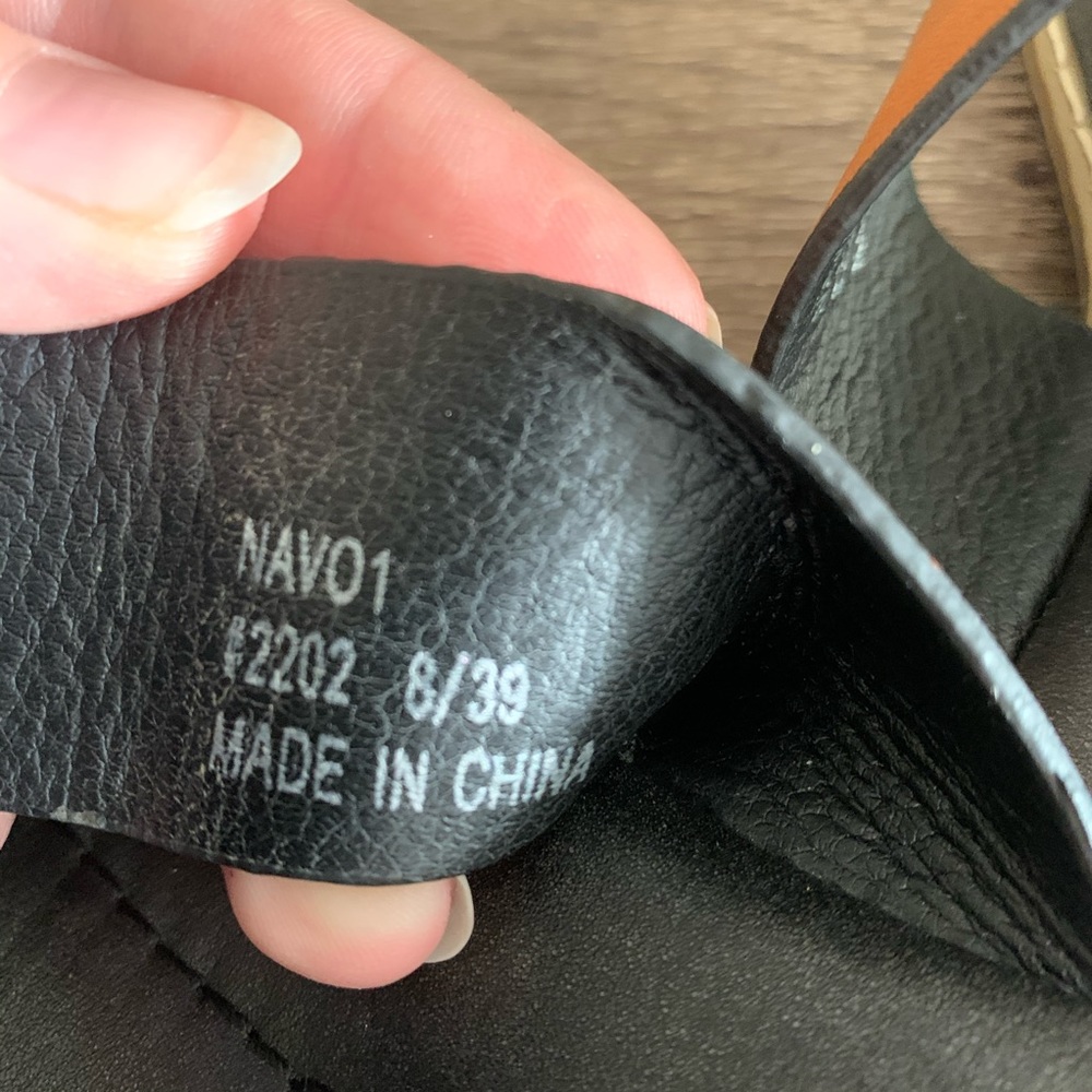 Seven7 flip flops ๐ - Picture 3 of 4